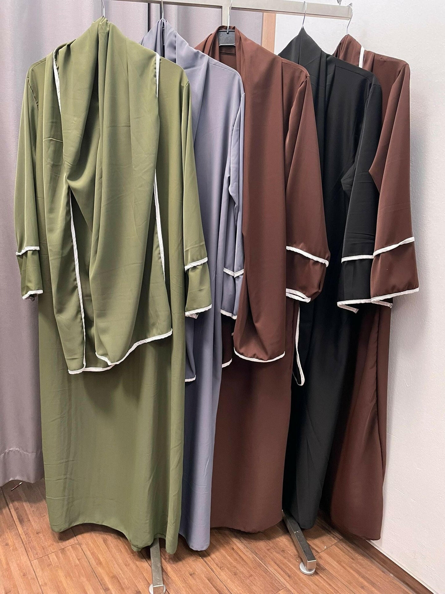 Dress with Scarf (Asdal)