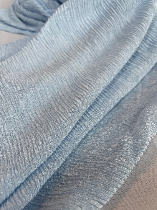 Hellblauer Hijab aus Kaschmir – Stoffdetail Nahaufnahme