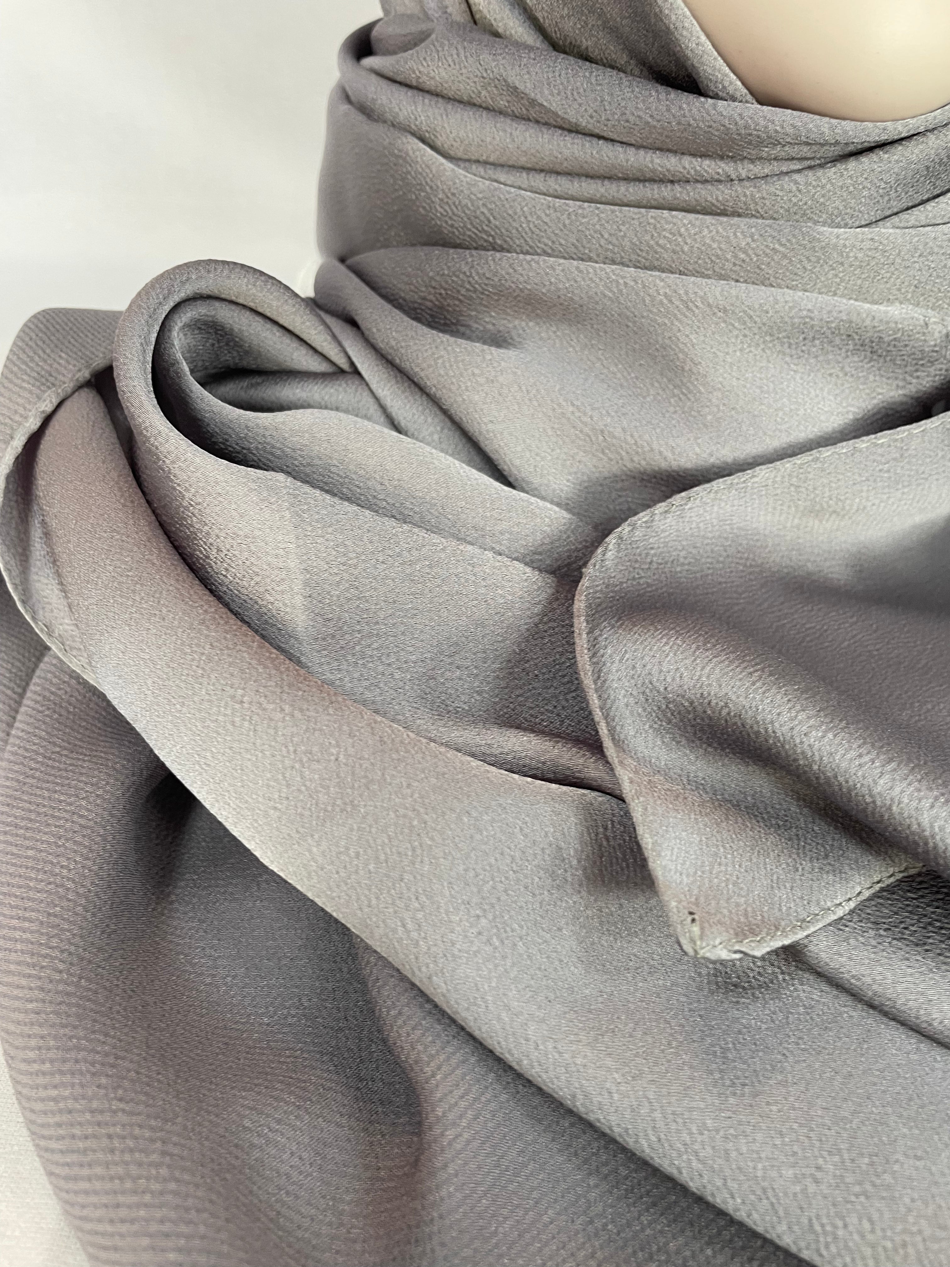 Satin Hijab grau