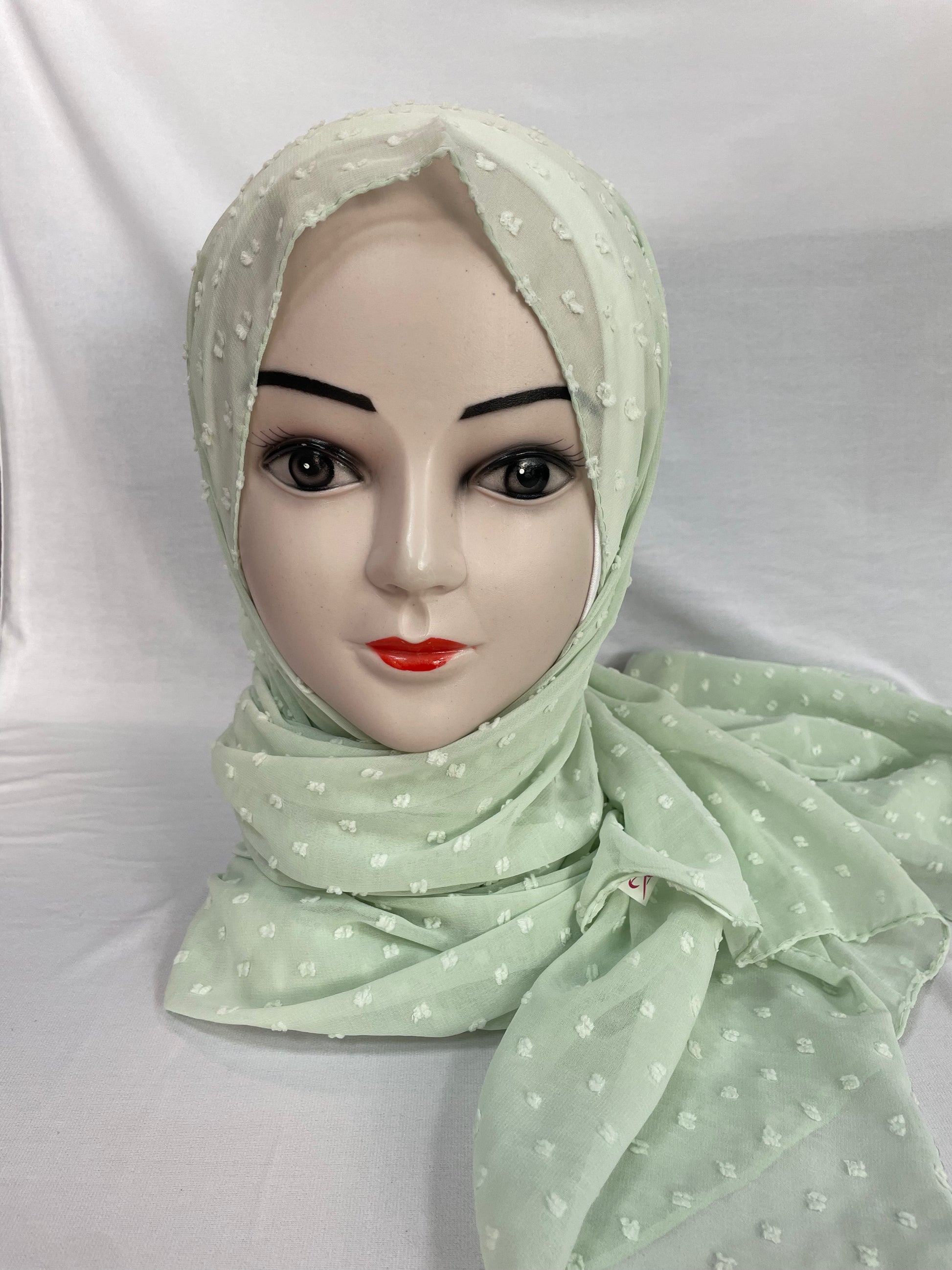 Chiffon Hijab Mintgrün mit Stickerei – sommerlicher Look