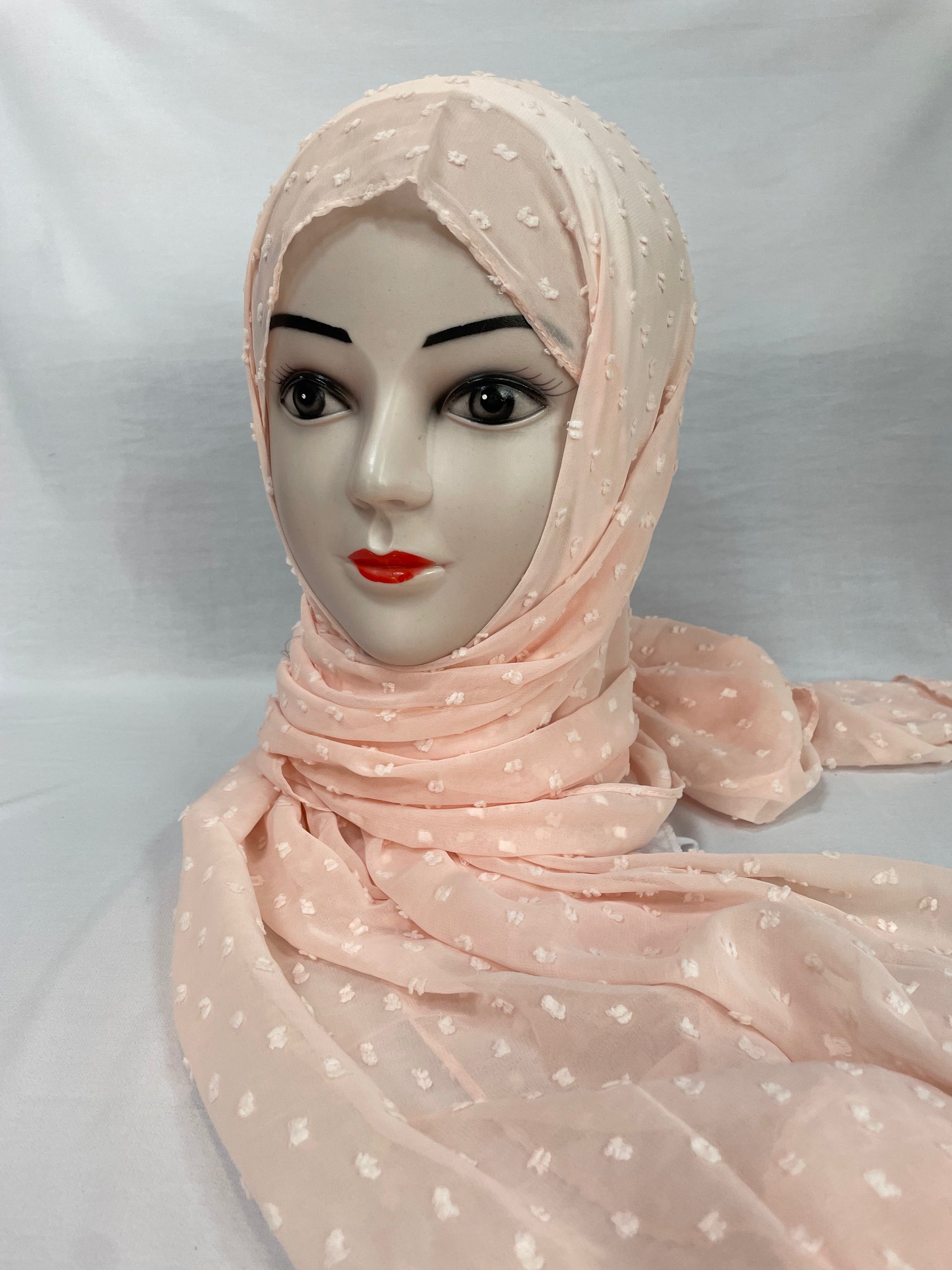 Leichter Hijab in Hellrosa – sommerlich und elegant