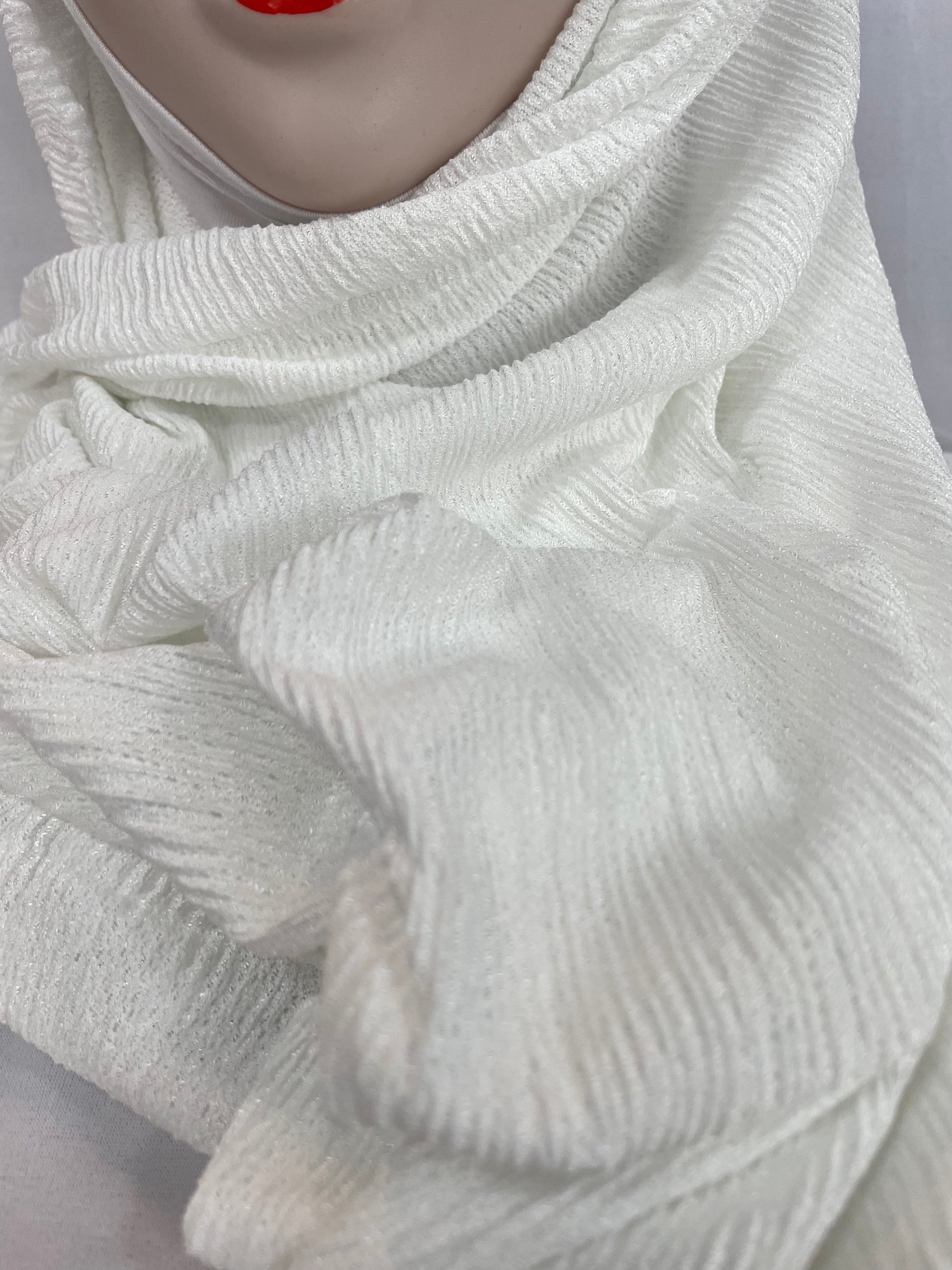 Edler Kaschmir Hijab Weiß – Stoffdetail Nahaufnahme