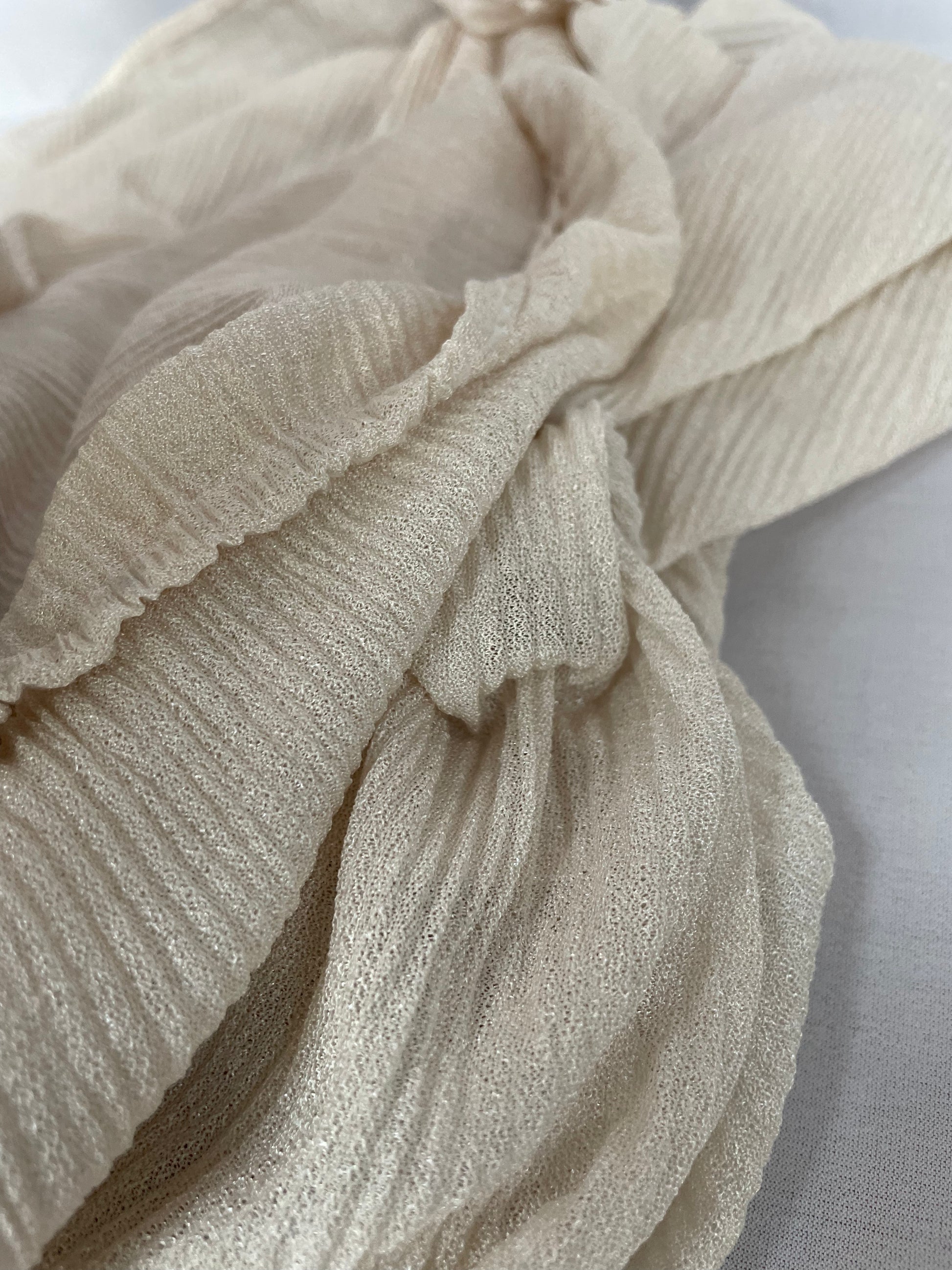 Edler Kaschmir Hijab Beige – Stoffdetail und Struktu