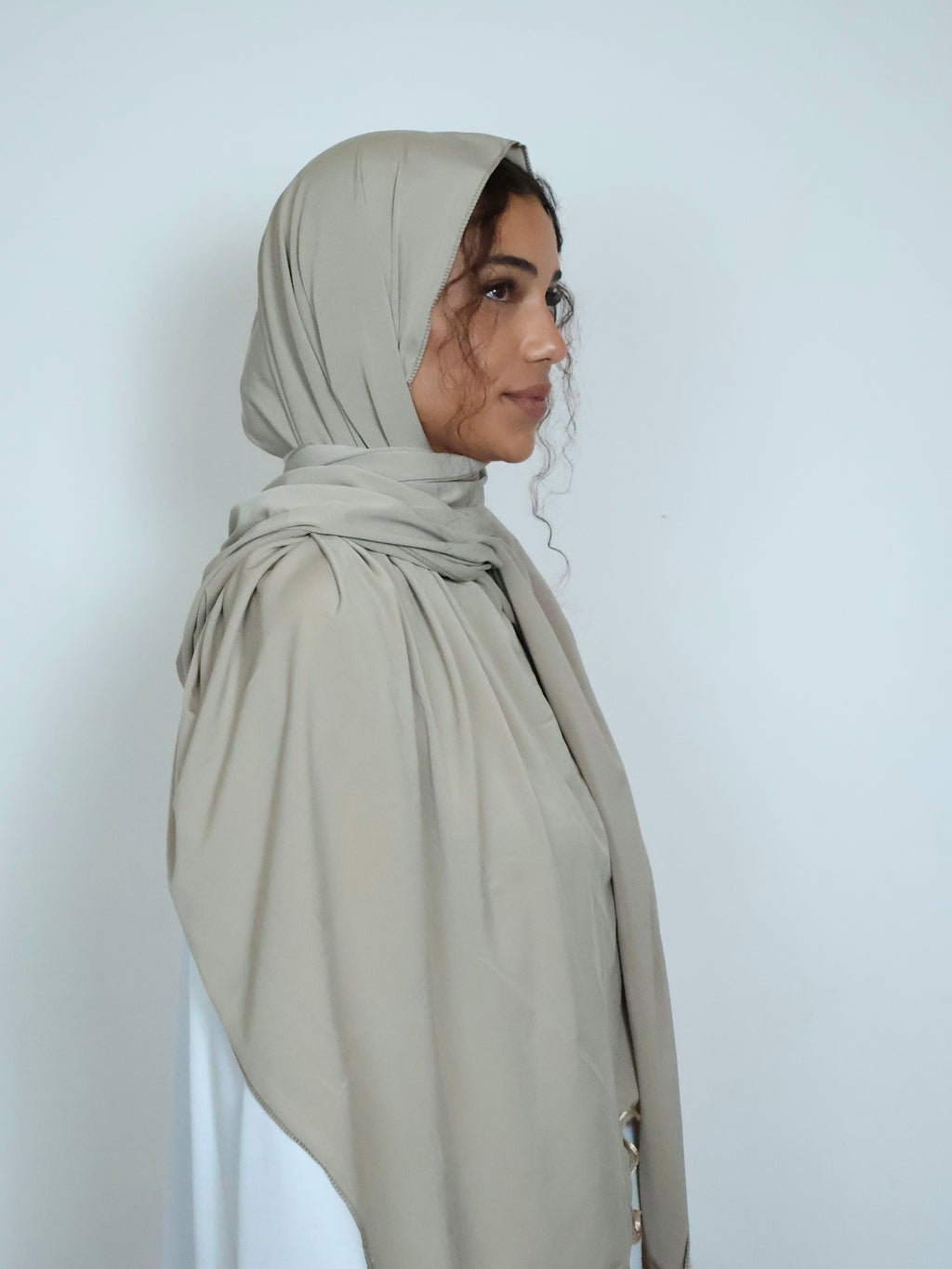 Jersey Hijab Beige mit Goldlinie