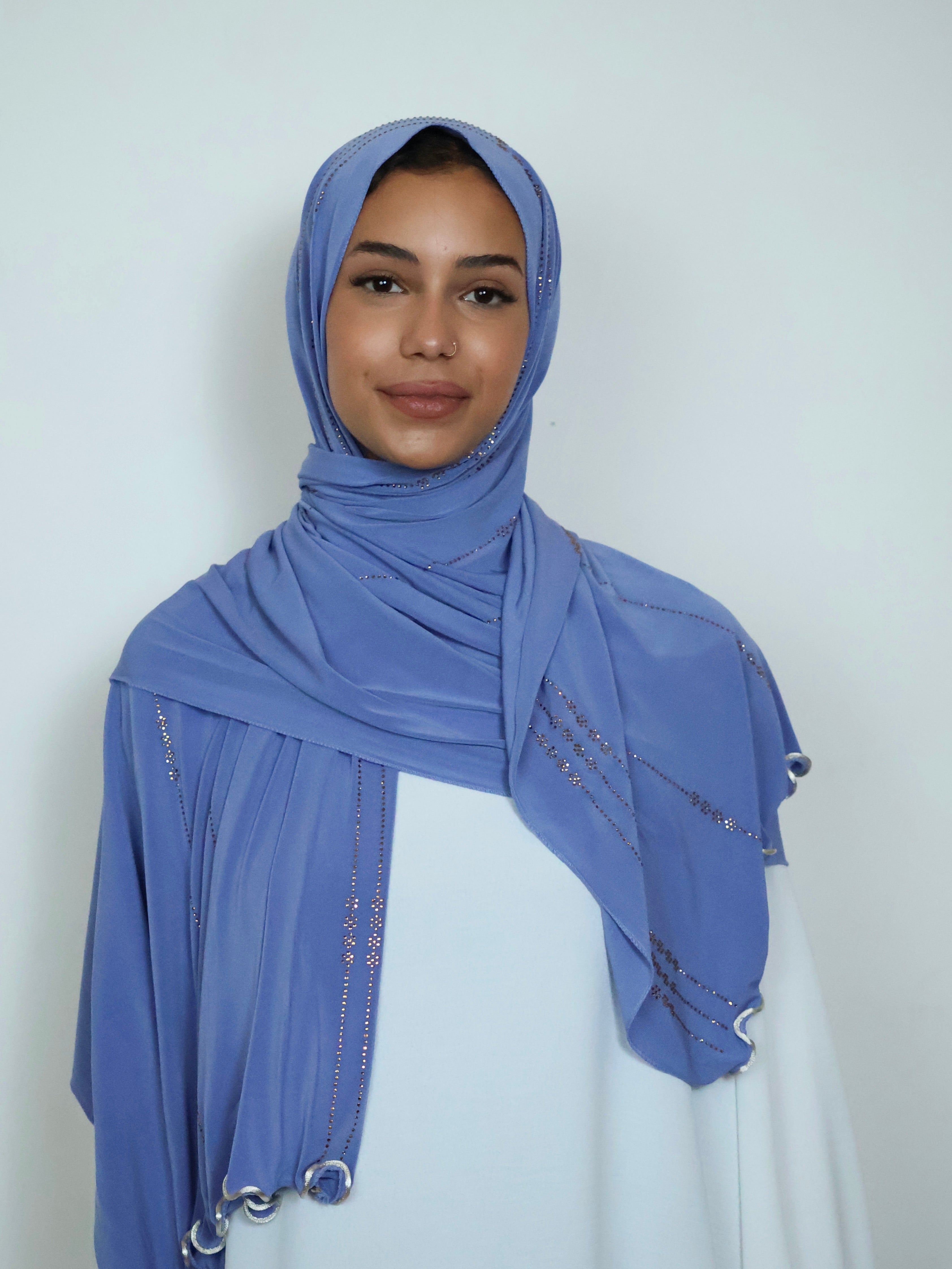 Jersey Hijab Blau mit Strass Vorderansicht