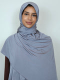 Jersey Satin Hijab Grau Vorderansicht