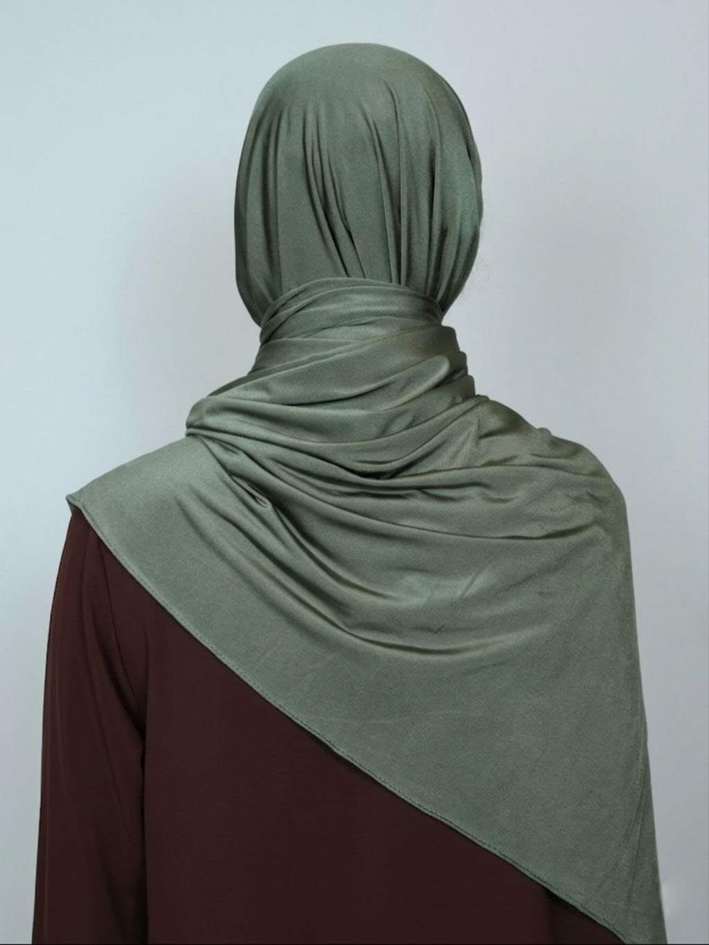 Jersey Satin Hijab Olivgrün Rückansicht